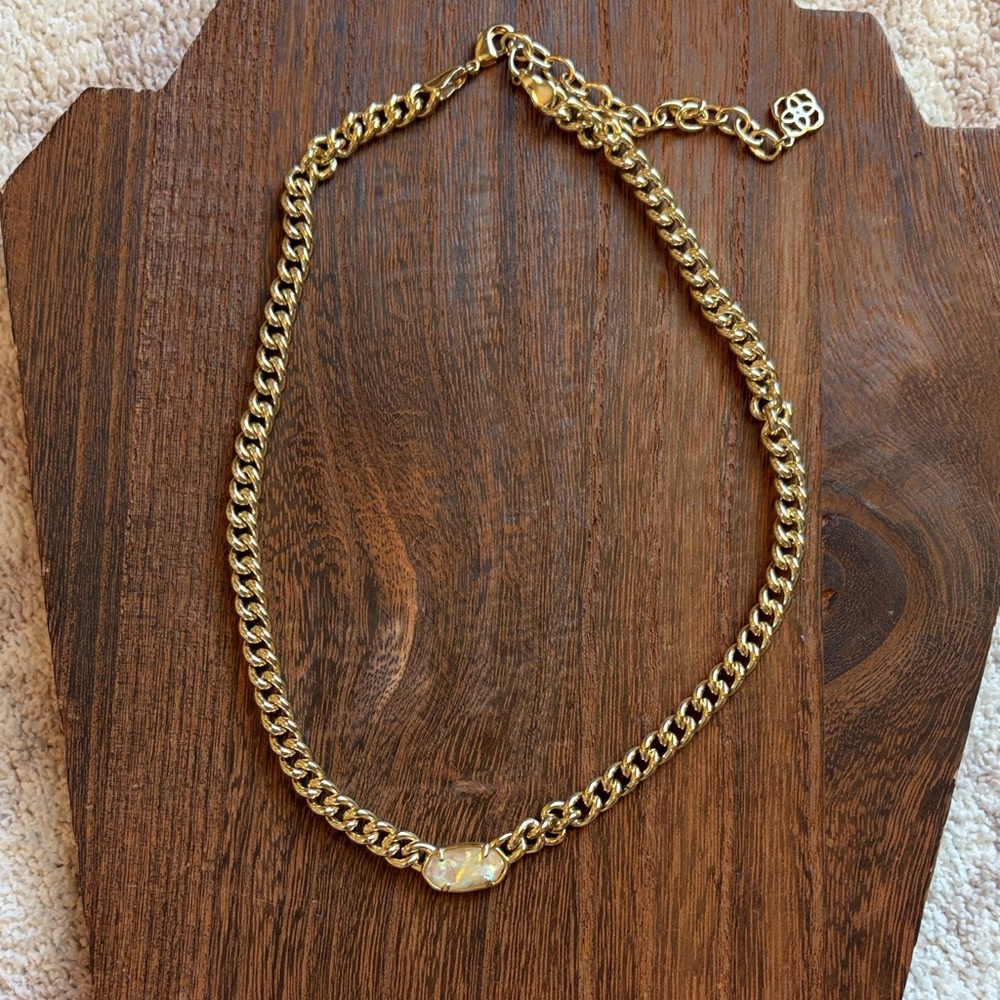 Kendra Scott Iridescent necklace